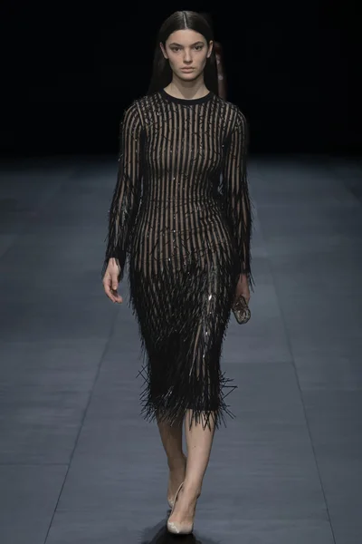 Look 64